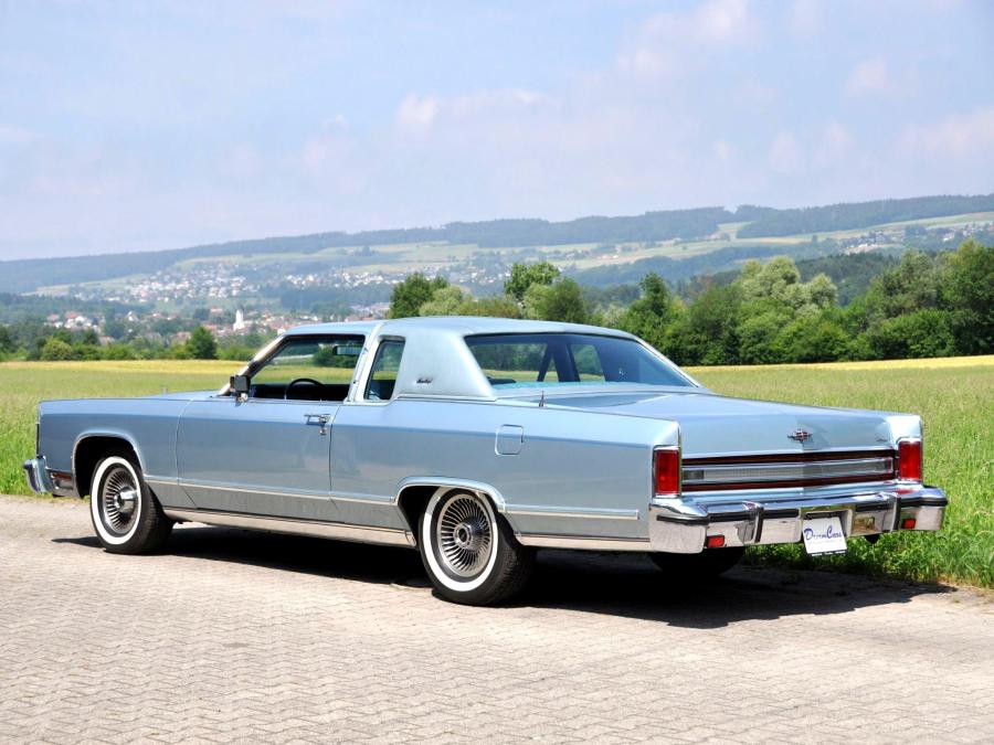  Lincoln Continental Town Coupe 1979 года  (фото 7 из 8)
